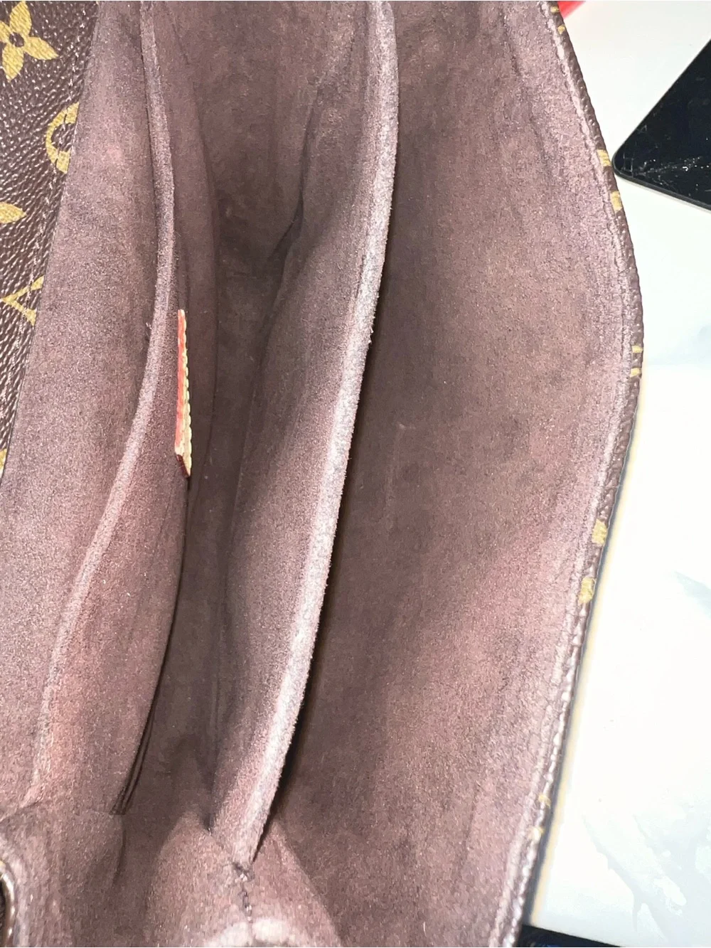 100% Authentic Louis Vuitton Pouchette Metis in monogram canvas